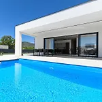 Villa Sempervivum 3 With Heated Pool Kaštela