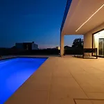 Villa Sempervivum 3 With Heated Pool *