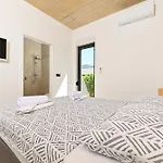 Villa Sempervivum 3 With Heated Pool