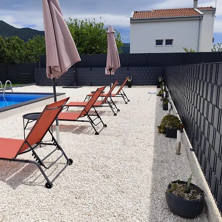 Sempervivum 3 With Heated Pool Villa