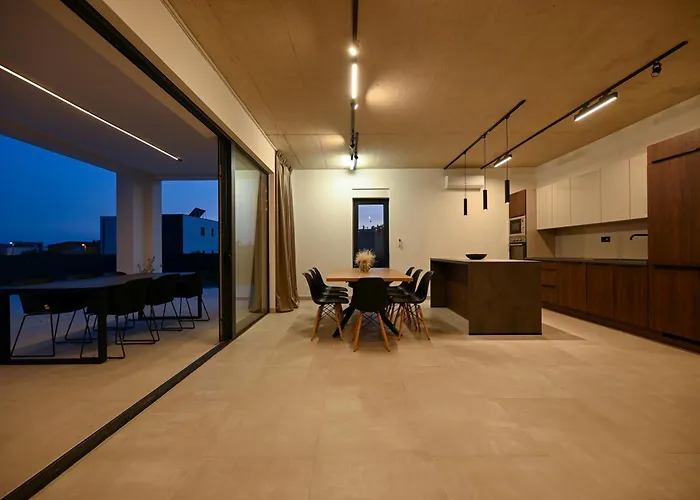 빌라 Sempervivum 3 With Heated Pool Kaštela