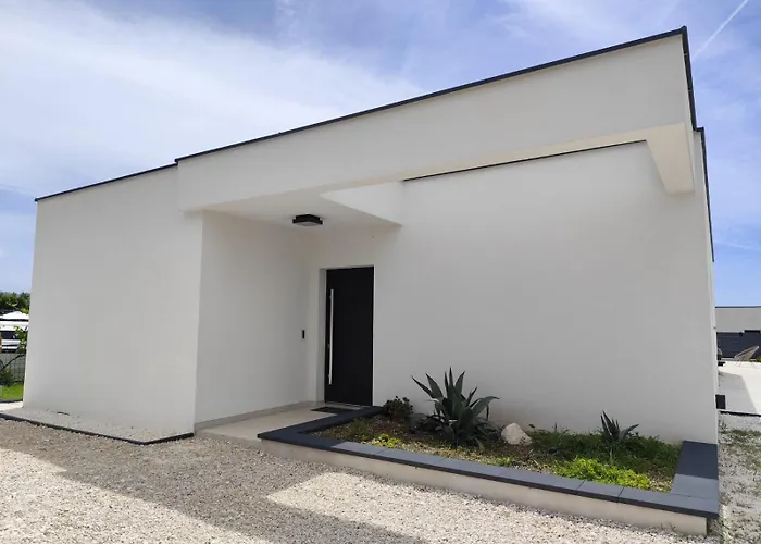 Sempervivum 3 With Heated Pool * Kaštela